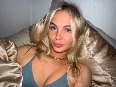 Kyliecameron Some of me 😝  9. fénykép