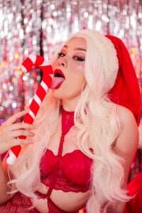 MAGIC_VERA Christmas comes with brightness, sweetness and a touch of mischief... Come enjoy this magic with🎄🎄 Pic