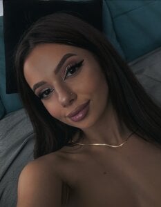 Aisha_Bee Feeling cute Pic