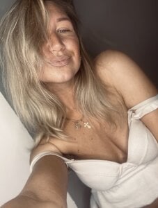 MilaBott Public Photo 8