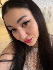 MilaYumi Public Pic 7