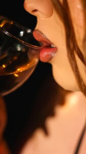 Between sensuality and mystery ✨🖤 de ScarlettDreamss7  2 photos