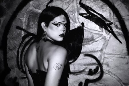 miss_violet777 your favorite demon girl😈💘 Foto 2