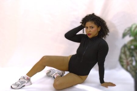 miacarterr_ Fit & Flirty Pic 4