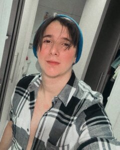 Aaron_LatinMen2 Public Pic 6