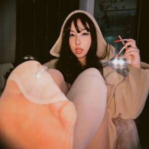 Molly_Queenn Lenses😈 Pic