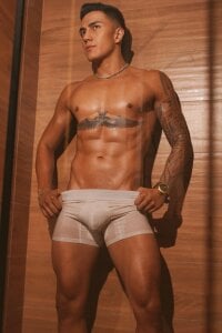 Aron_Boltのshower..の枚の写真