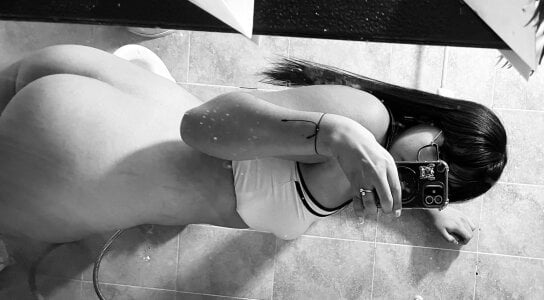 adhara_hotter 🍑🍑 Pic