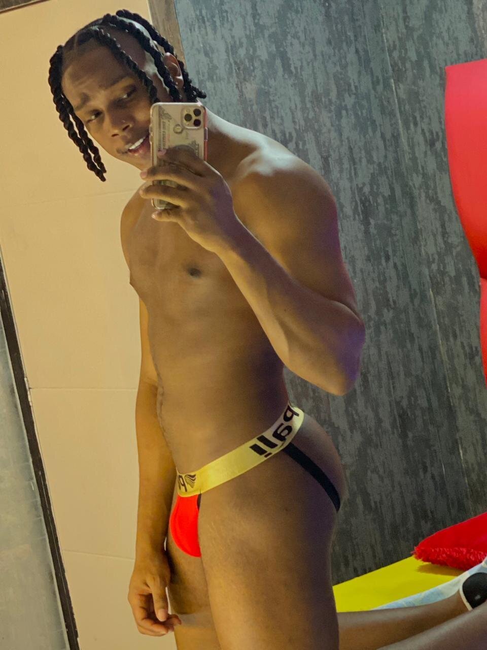 DominicSccott 热门图片 3399