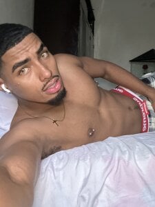 LiamByrne Hello, I'm back, do you want to experience new orgasms? รูป 