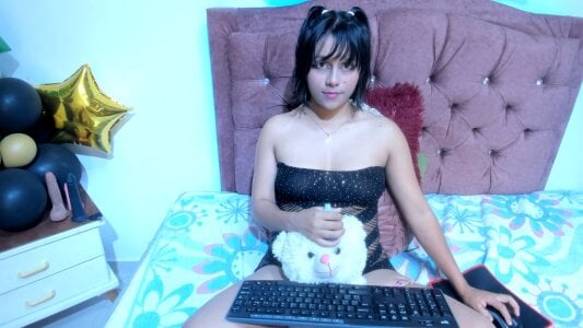 Alejalexx Do you like how innocent and perverted I can be? 🎀✨ Pic