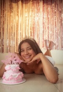 EmmaRose___ 🧚🏼‍♂️HBD PINK 🌸 Pic 4