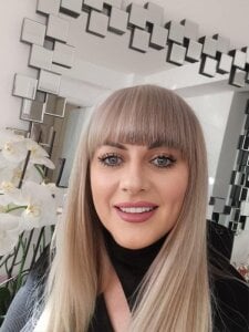 Cougar_Milff Public Gambar