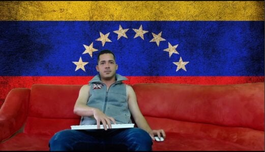 Logan-hetero: Public ( фото)