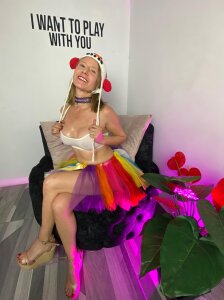 Agatha_Moore's Sex Photo Gallery with Nude Pics | Stripchat