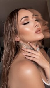 Layla-Wattson MILF'S FACE . fénykép