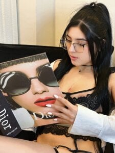 HaileyRoss_ Don't take your eyes off me 💥 Pic