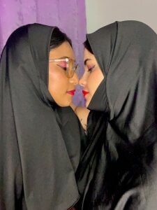 Arab_rainbow_girls