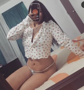 emma_066 Public Pic 6