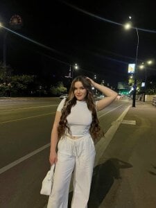 Angelina_REU Public Billede 9