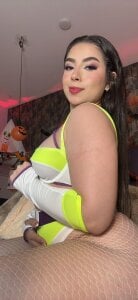 IsabellaAnngel Come push my button and see what happens 💚💜 Pic 2