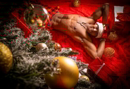 mike_aly 𝕸𝖊𝖗𝖗𝖞 𝕮𝖍𝖗𝖎𝖘𝖙𝖒𝖆𝖘 𝕭𝖞 🐙🎄 Pic 2