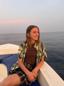 KellySunn Public Pic 4