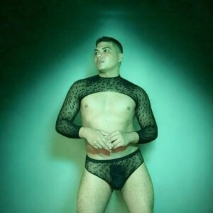 Uriel_Ray Public Pic 5