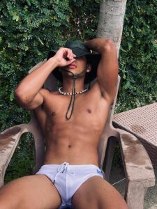 Ryan_and_Aria Be Happy Pic 4