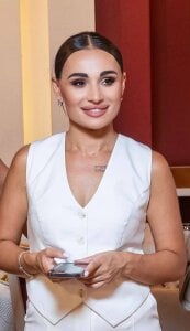 MonikaSi Public Gambar