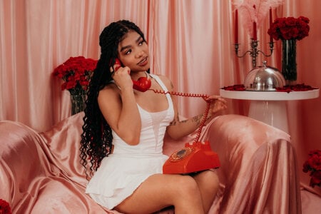 NaylaGrey Let's do the love on the Valentine's day💖🎀 Foto 4