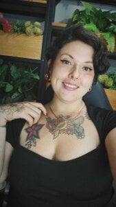 Y8ur_F8ck1ng_Queen Public Pic 2