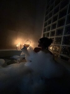 ava_malaikaaa 🍷LET'S HAVE A GLASS OF WINE TOGETHER🍷 Foto