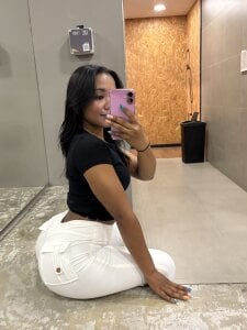 caro_ebony Public Pic 5