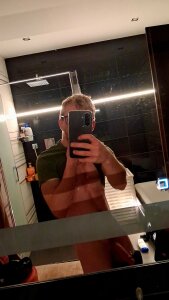 shownudes23: Public ( 7 фото)