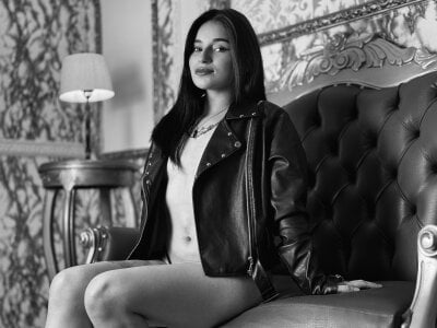 Ale_sweety_ B&W leather Pic 4