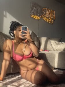 SashaLiciosa_ Public Pic 5