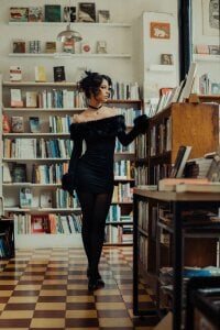 My body is ur best novel de ElleDiane  3 photos