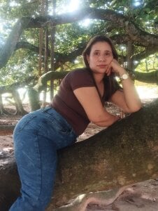 MIA-LARIOS Public Pic 5