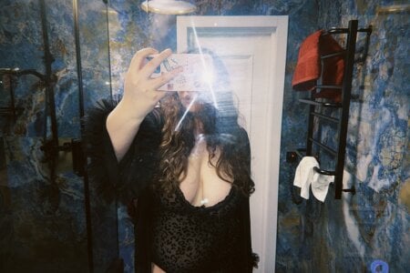 LuxSopphia Bathroom Gambar 5