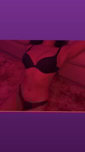 KARISHMA-STRIP Public Pic 4