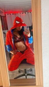 Samara_Homescapes under a spider you will find the best 🕸️🕷️ Pic 2