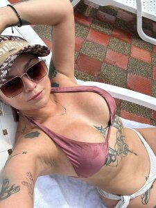 Emily_Sage Public Pic 3