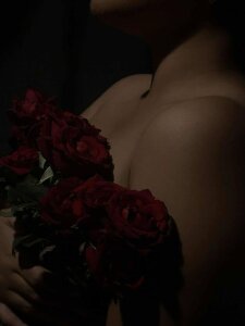 Hotness_tanu_81Public图片 9