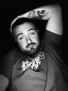 theone07221 Me টি ছবি