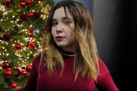 Lina_Glow Holiday Treat Pic 9