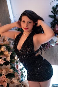 Yara_Bliss_ Christmas Eve🥂 Pic 2