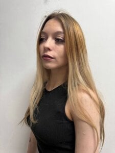 EmilieLong Public Pic 4