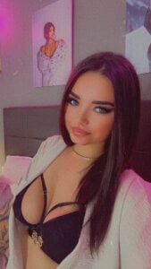 KcassieeK 😈🩷 Pic 3