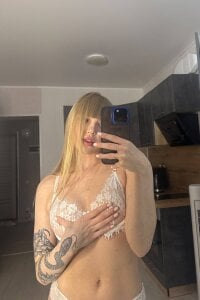 Alice_wooowのHot white lingerie ♥の枚の写真